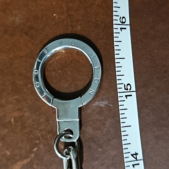 Louis Vuitton Chenne Anneau Cles Silver Metal Ring Keychain - Picture 5 of 5